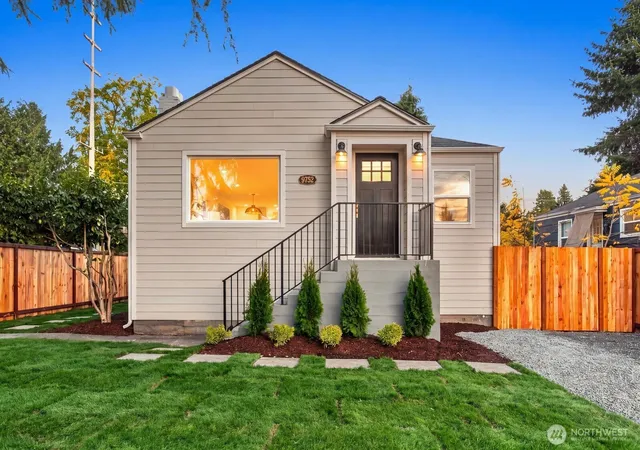 Condo for sale at 9752 Evanston Ave N, Seattle, WA 98103 | MLS# NWM2589072