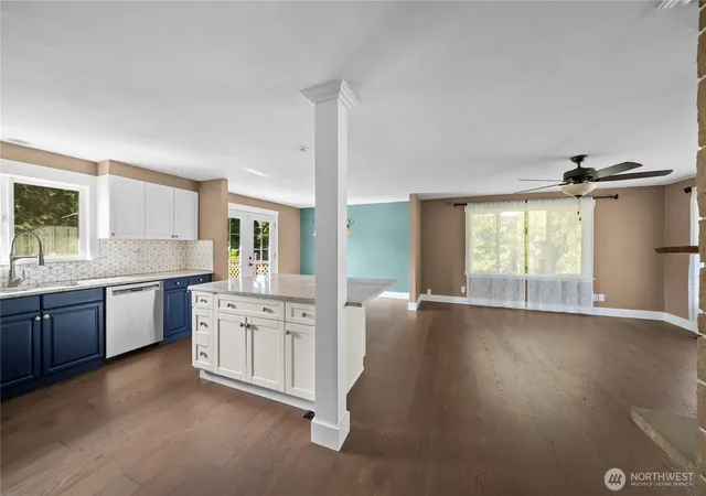 Photo 2 of Single family home for sale at 2529 Sw 322nd Street, Federal Way, WA 98023 | MLS# NWM2589074 | Listing updated on 2026-10-01