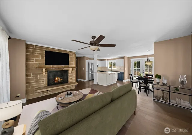 Photo 3 of Single family home for sale at 2529 SW 322nd Street, Federal Way, WA 98023 | MLS# NWM2589074 | Listing updated on 2026-10-01