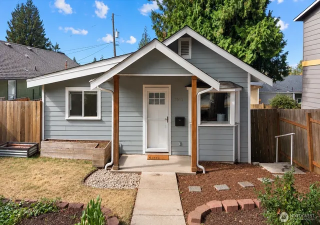 Single family home for sale at 7511 13th Avenue SW, Seattle, WA 98106 | MLS# NWM2589087