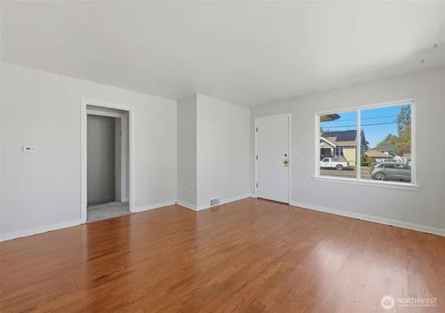 Photo 4 of House for sale at 3218 N 3220 21st Street, Tacoma, WA 98406 | MLS# NWM2589088 | Listing updated on 2026-10-02