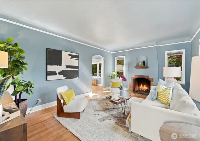 Photo 3 of Single family home for sale at 3910 Woodlawn Ave N, Seattle, WA 98103 | MLS# NWM2589100 | Listing updated on 2026-10-01