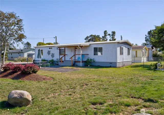 Photo 1 of Manufactured home for sale at 201 12 Street Ne, Long Beach, WA 98631 | MLS# NWM2589103 | Listing updated on 2026-10-01