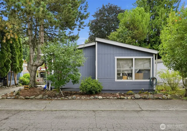 Photo 1 of Manufactured home for sale at 3225 M St Se #124, Auburn, WA 98002 | MLS# NWM2589120 | Listing updated on 2026-09-30