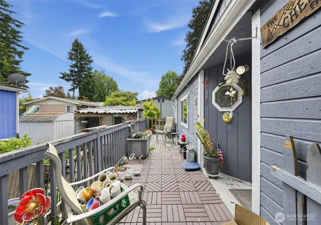Photo 2 of Manufactured home for sale at 3225 M St Se #124, Auburn, WA 98002 | MLS# NWM2589120 | Listing updated on 2026-09-30