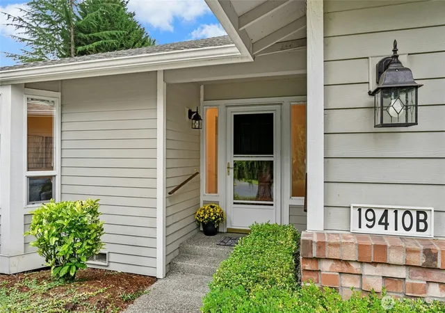 Photo 4 of Townhouse for sale at 19410 2nd Drive SE #B, Bothell, WA 98012 | MLS# NWM2589122 | Listing updated on 2026-10-02