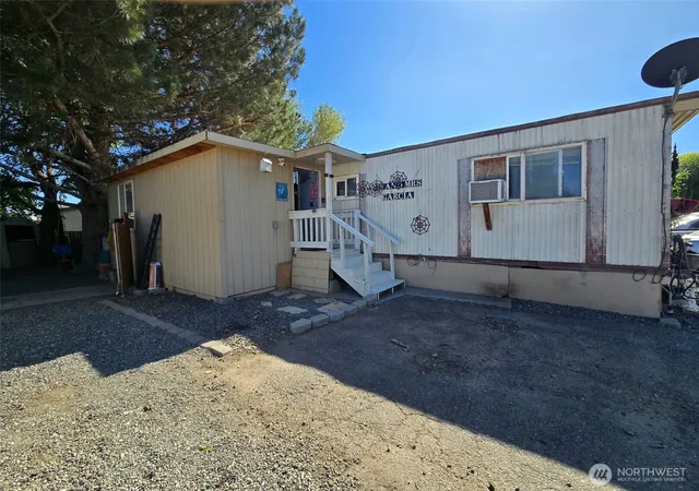 Photo 2 of Manufactured home for sale at 3407 W Hood Ave #22, Kennewick, WA 99336 | MLS# NWM2589123 | Listing updated on 2026-10-09