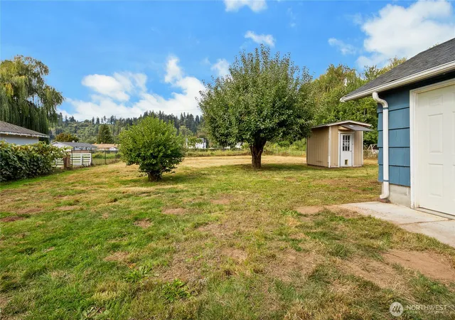 Photo 1 of Single family home for sale at 405 Tacoma Blvd, Algona, WA 98001 | MLS# NWM2589124 | Listing updated on 2026-10-01