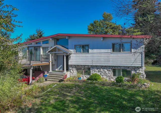 Photo 1 of Single family home for sale at 2230 S 253rd Place, Des Moines, WA 98198 | MLS# NWM2589129 | Listing updated on 2026-10-01