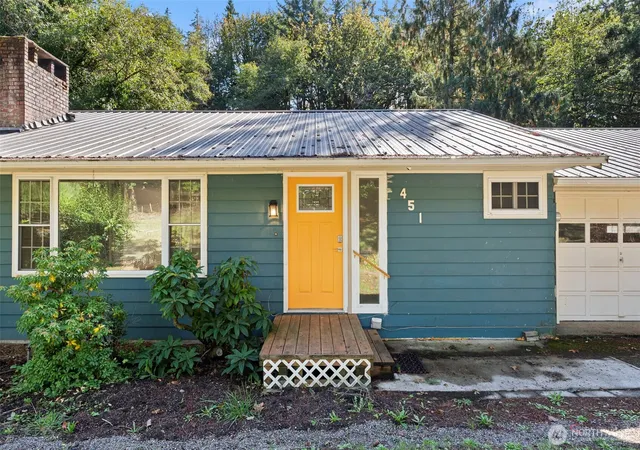 Photo 3 of Single family home for sale at 451 Elk Crk Rd, Chehalis, WA 98532 | MLS# NWM2589130 | Listing updated on 2026-10-02