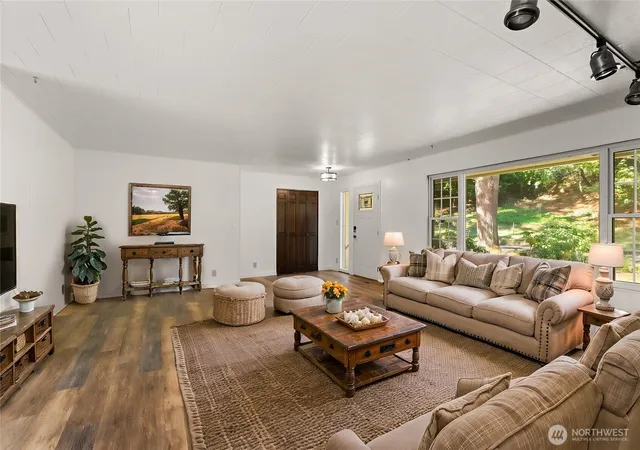 Photo 4 of Single family home for sale at 451 Elk Crk Rd, Chehalis, WA 98532 | MLS# NWM2589130 | Listing updated on 2026-10-02