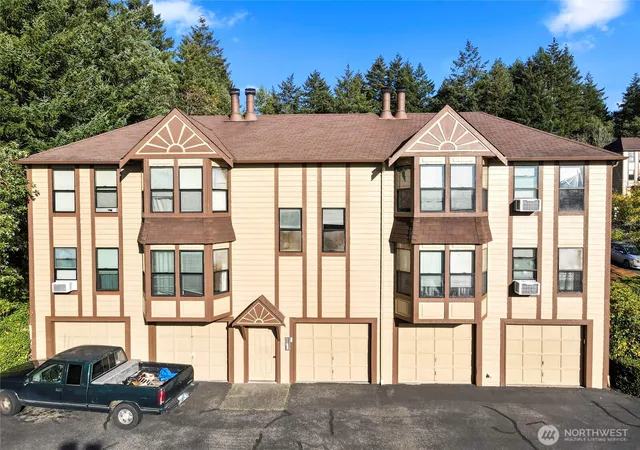 Photo 4 of Multi family home for sale at 5209 S Orchard St, Tacoma, WA 98467 | MLS# NWM2589131 | Listing updated on 2026-10-07