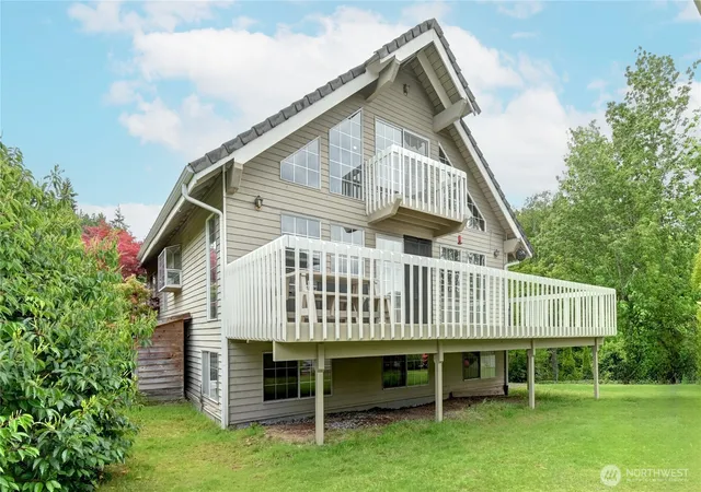 Photo 2 of Single family home for sale at 4914 Dover St, Everett, WA 98203 | MLS# NWM2589144 | Listing updated on 2026-10-02