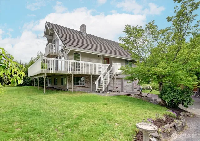 Photo 3 of Single family home for sale at 4914 Dover St, Everett, WA 98203 | MLS# NWM2589144 | Listing updated on 2026-10-02