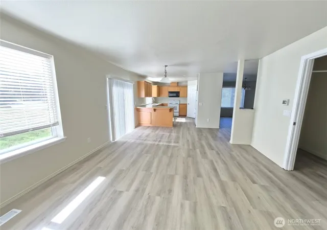 Photo 3 of Single family home for sale at 3905 Cooper Crst Dr Nw, Olympia, WA 98502 | MLS# NWM2589164 | Listing updated on 2026-10-02