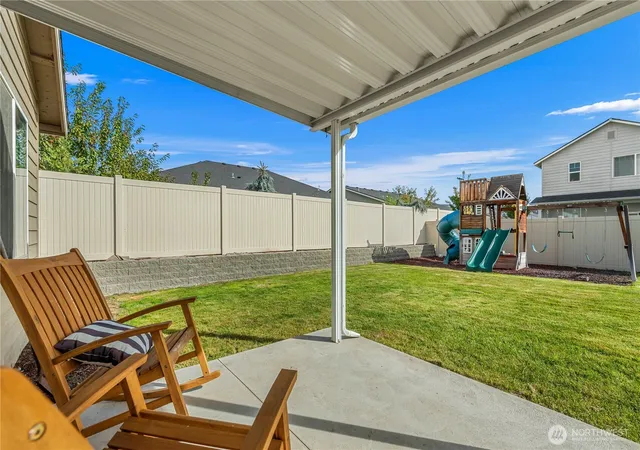 Photo 2 of Single family home for sale at 229 S Mystical Ave, East Wenatchee, WA 98802 | MLS# NWM2589165 | Listing updated on 2026-10-01