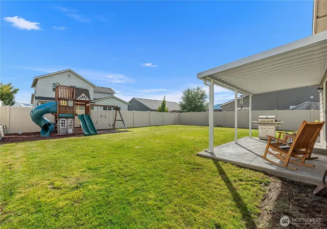 Photo 3 of Single family home for sale at 229 S Mystical Ave, East Wenatchee, WA 98802 | MLS# NWM2589165 | Listing updated on 2026-10-01