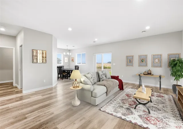Photo 3 of Single family home for sale at 107 W Chinook Ave, Quincy, WA 98848 | MLS# NWM2589167 | Listing updated on 2026-10-01