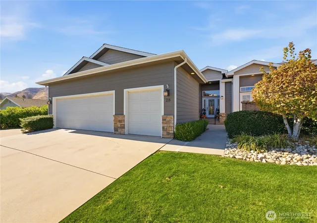Photo 3 of Single family home for sale at 1845 Maple St #28, Wenatchee, WA 98801 | MLS# NWM2589171 | Listing updated on 2026-09-30