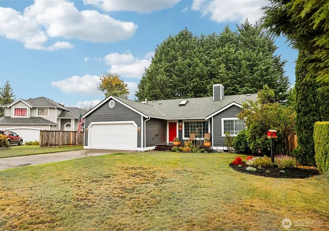 Photo 2 of Single family home for sale at 5125 108th Place Ne, Marysville, WA 98271 | MLS# NWM2589175 | Listing updated on 2026-10-08