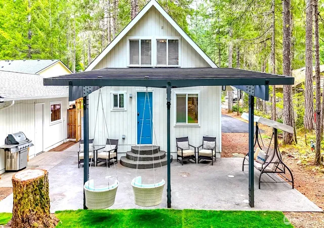 Photo 3 of Single family home for sale at 250 N Lakeview, Hoodsport, WA 98548 | MLS# NWM2589184 | Listing updated on 2026-10-02