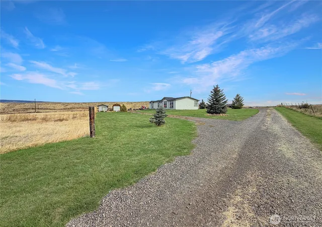 Photo 2 of Manufactured home for sale at 532 Trails End Dr, Ellensburg, WA 98926 | MLS# NWM2589191 | Listing updated on 2026-10-01