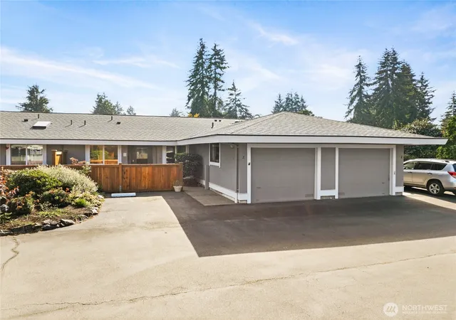 Photo 2 of Single family home for sale at 1372 Bel Air Rd #2, Tacoma, WA 98406 | MLS# NWM2589193 | Listing updated on 2026-10-20