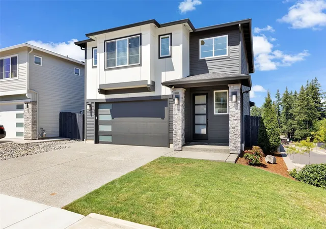 Single family home for sale at 329 W Laurel St, Washougal, WA 98671 | MLS# NWM2589194
