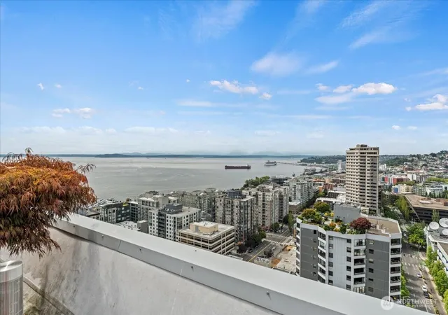 Photo 4 of Condo for sale at 121 Vine St #1404, Seattle, WA 98121 | MLS# NWM2589200 | Listing updated on 2026-10-02