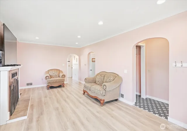 Photo 3 of Single family home for sale at 410 N College Ave, College Place, WA 99324 | MLS# NWM2589202 | Listing updated on 2026-10-06