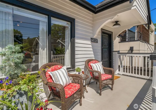Photo 2 of Single family home for sale at 6525 3rd Avenue NW, Seattle, WA 98117 | MLS# NWM2589207 | Listing updated on 2026-10-01