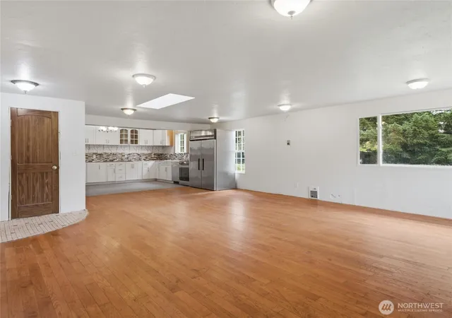 Photo 4 of Single family home for sale at 1123 Military Rd E, Tacoma, WA 98445 | MLS# NWM2589213 | Listing updated on 2026-10-09
