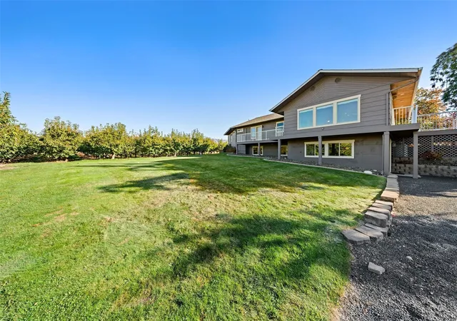 Photo 2 of Single family home for sale at 2545 6th Street SE, East Wenatchee, WA 98802 | MLS# NWM2589223 | Listing updated on 2026-10-22