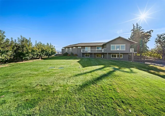 Photo 3 of Single family home for sale at 2545 6th Street SE, East Wenatchee, WA 98802 | MLS# NWM2589223 | Listing updated on 2026-10-22