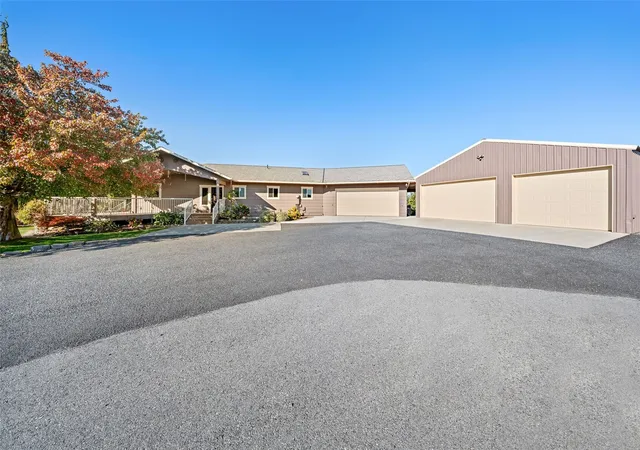 Photo 4 of Single family home for sale at 2545 6th Street SE, East Wenatchee, WA 98802 | MLS# NWM2589223 | Listing updated on 2026-10-22