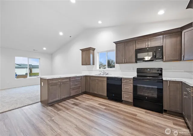 Photo 3 of Single family home for sale at 602 Blair Ave Ne, Royal City, WA 99357 | MLS# NWM2589225 | Listing updated on 2026-10-01
