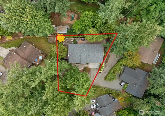 Photo 4 of Single family home for sale at 4130 156th Lane SE, Bellevue, WA 98006 | MLS# NWM2589228 | Listing updated on 2026-10-02