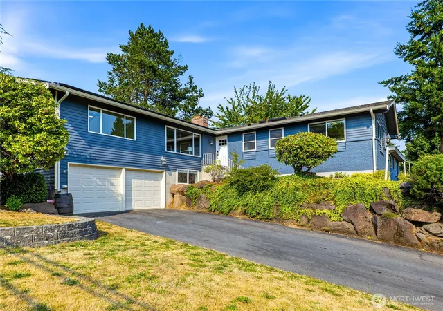 Photo 2 of Single family home for sale at 10404 Ne 198th Street, Bothell, WA 98011 | MLS# NWM2589230 | Listing updated on 2026-10-01