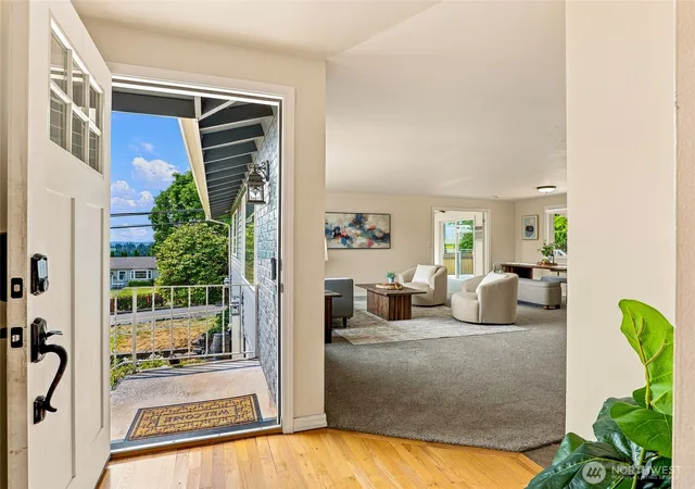 Photo 3 of Single family home for sale at 10404 Ne 198th Street, Bothell, WA 98011 | MLS# NWM2589230 | Listing updated on 2026-10-01