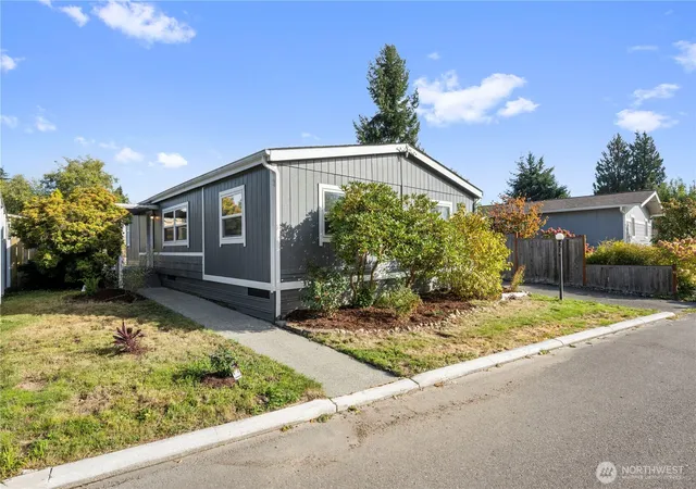 Photo 1 of Manufactured home for sale at 11500 Meridian Ave S #68, Everett, WA 98208 | MLS# NWM2589234 | Listing updated on 2026-10-02