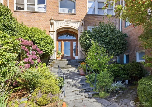 Photo 4 of Condo for sale at 220 W Olympic Pl #303, Seattle, WA 98119 | MLS# NWM2589235 | Listing updated on 2026-10-01