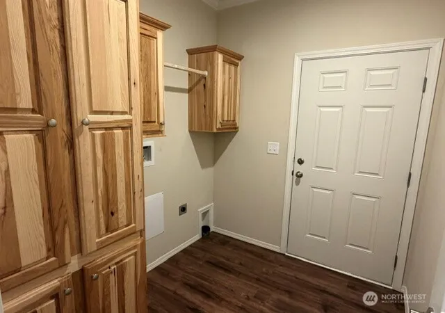 Photo 3 of Manufactured home for sale at 2101 S 324th Street #7, Federal Way, WA 98003 | MLS# NWM2589237 | Listing updated on 2026-09-30