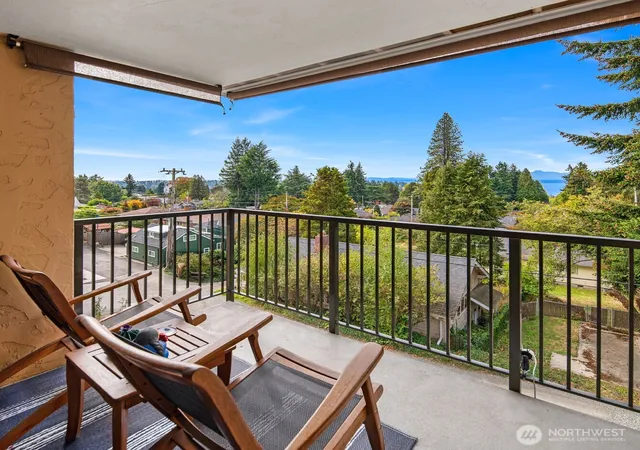 Condo for sale at 11239 Greenwood Ave N #304, Seattle, WA 98133 | MLS# NWM2589252