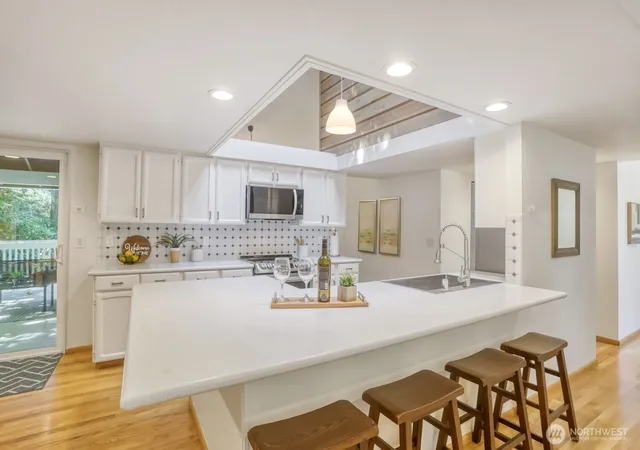Photo 4 of Single family home for sale at 15301 SE 48th Drive, Bellevue, WA 98006 | MLS# NWM2589253 | Listing updated on 2026-10-01