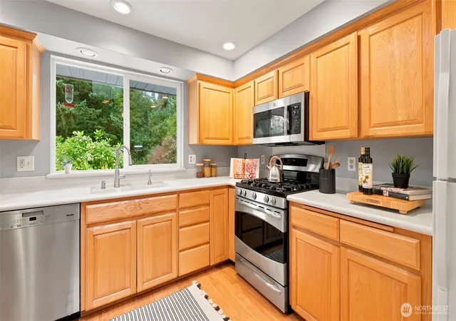 Photo 4 of Single family home for sale at 12300 SE 235th Street, Kent, WA 98031 | MLS# NWM2589258 | Listing updated on 2026-10-01