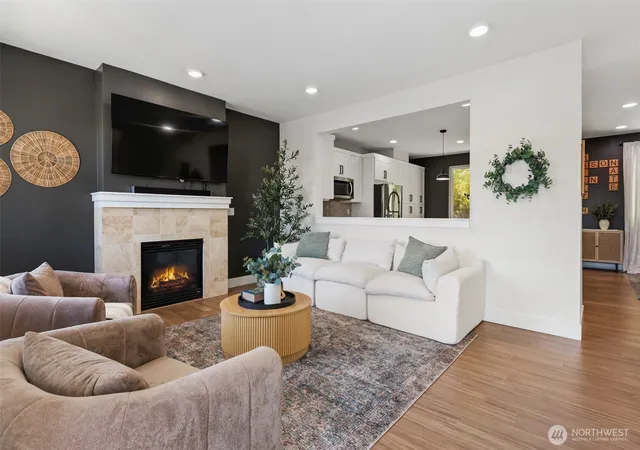 Photo 4 of Single family home for sale at 581 Mountain View Ln NW, Issaquah, WA 98027 | MLS# NWM2589260 | Listing updated on 2026-10-01