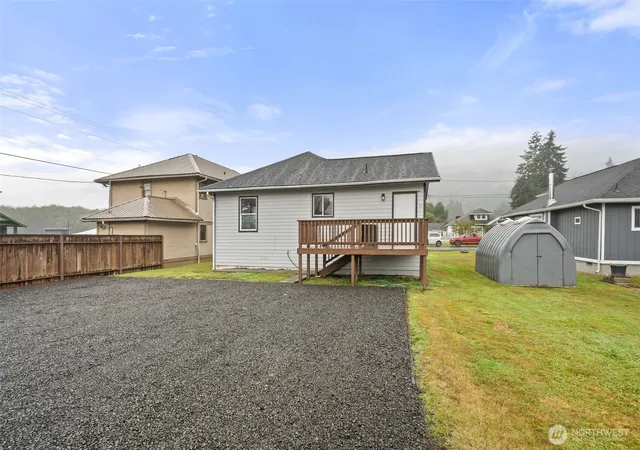 Photo 2 of Single family home for sale at 1111 Willapa St, Raymond, WA 98577 | MLS# NWM2589263 | Listing updated on 2026-10-01