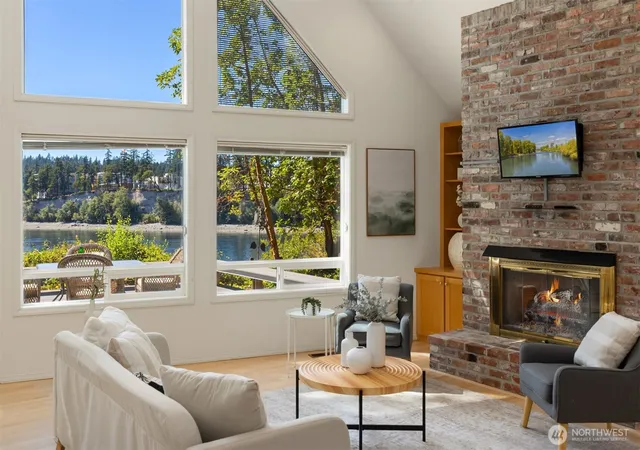 Photo 2 of Single family home for sale at 16273 Reitan Rd NE, Bainbridge Island, WA 98110 | MLS# NWM2589267 | Listing updated on 2026-10-07