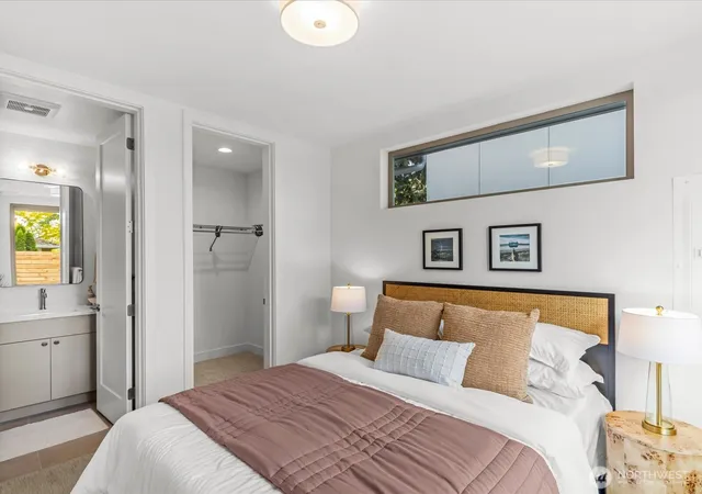Photo 4 of Single family home for sale at 307 NW 52nd Street #B, Seattle, WA 98107 | MLS# NWM2589273 | Listing updated on 2026-10-01