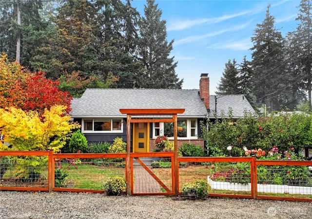 Single family home for sale at 6520 Willow Rd, Everett, WA 98203 | MLS# NWM2589274